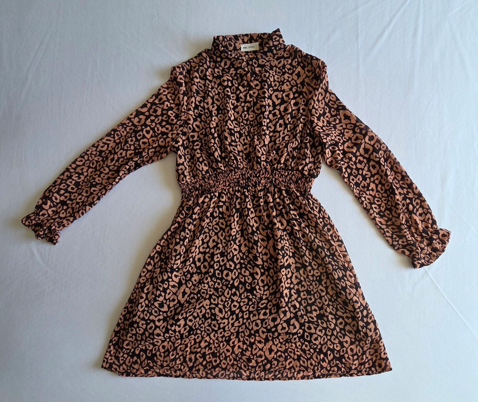 Vestido camisero médio leopardo marrom preto G 40 mangas compridas forrado – photo 2